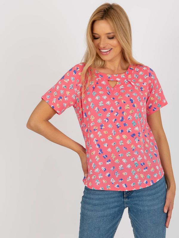 Fashionhunters Blouse with coral print and round neckline