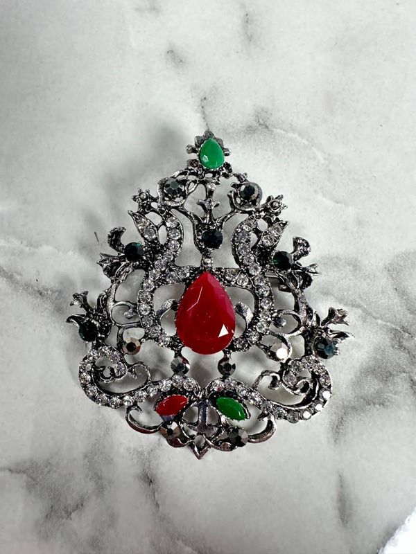 Kesi Brooch XZ459-191 Silver + Red