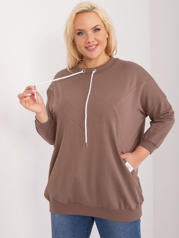 Fashionhunters Brown plus size blouse with pockets