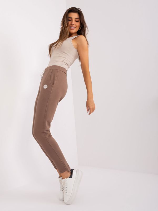 Fashionhunters Brown sweatpants with a narrow leg