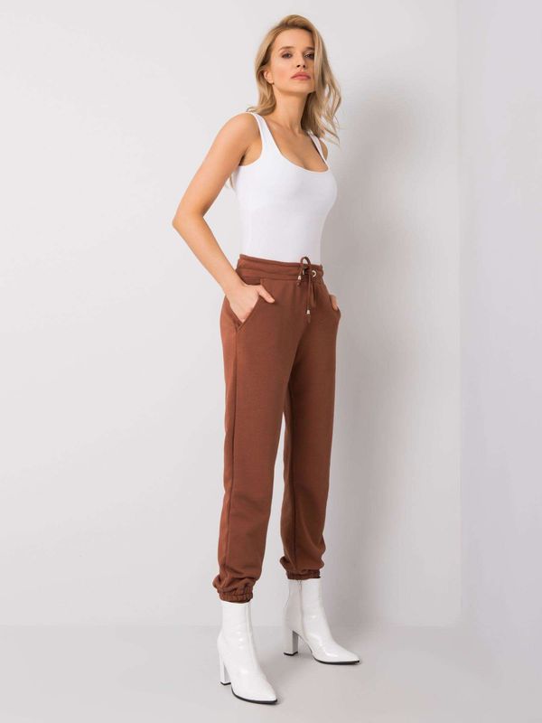 Fashionhunters Brown women's sweatpants RUE PARIS