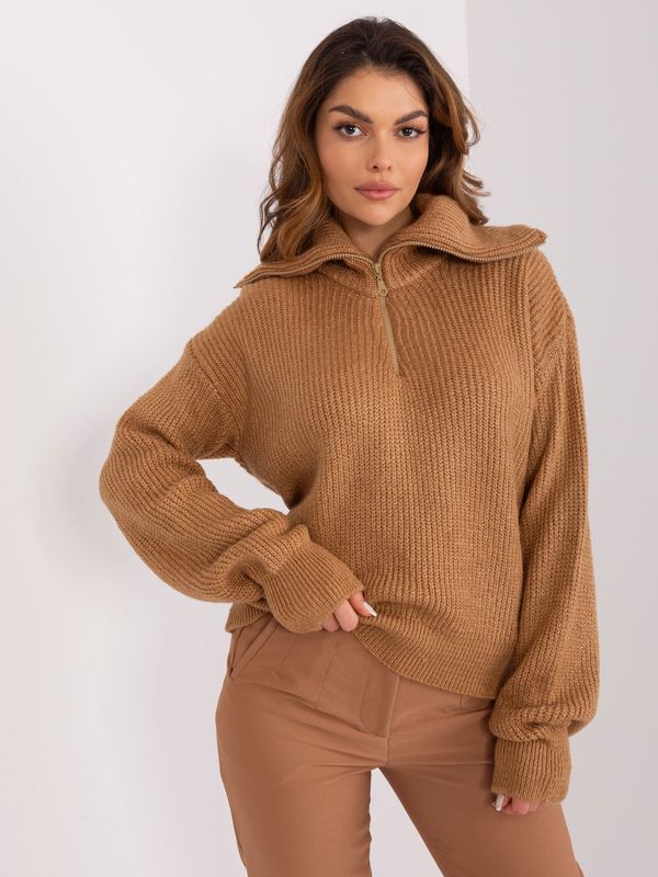 Fashionhunters Camel knitted turtleneck sweater