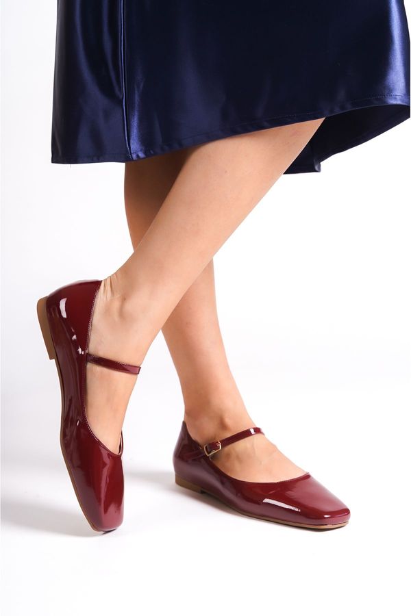 Capone Outfitters Capone Outfitters Blunt Toe Banded Marj Jane Patent Leather Burgundy Women's Flats