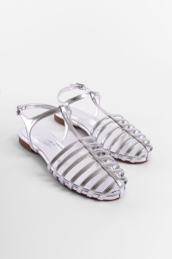 Capone Outfitters Capone Outfitters Gladiator Flats