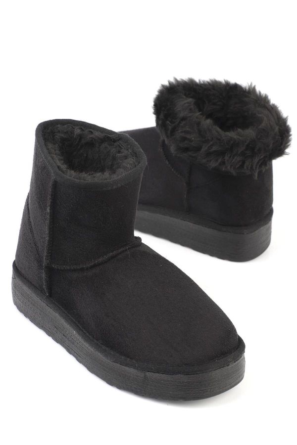 Capone Outfitters Capone Outfitters Thick Sole, Round Toe, Fur Medium Size Women's Boots