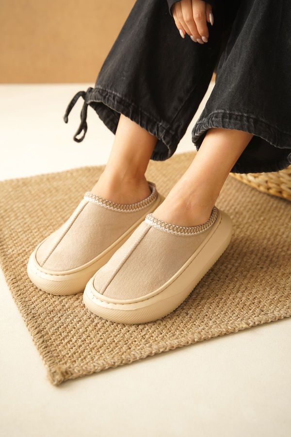 Capone Outfitters Capone Outfitters Thick Sole Suede Stitched Detailed Women's Beige Slippers