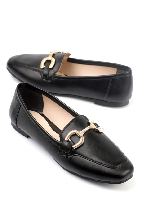 Capone Outfitters Capone Outfitters Women's Loafer with Front Buckle Accessory