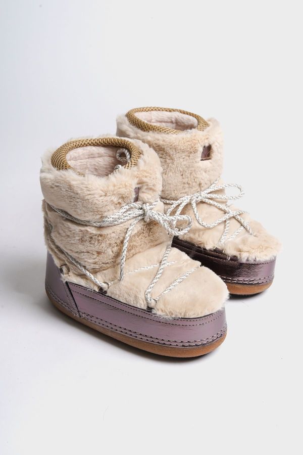 Capone Outfitters Capone Outfitters Women's Round Toe Platinum Thick Soled Shearling Boots