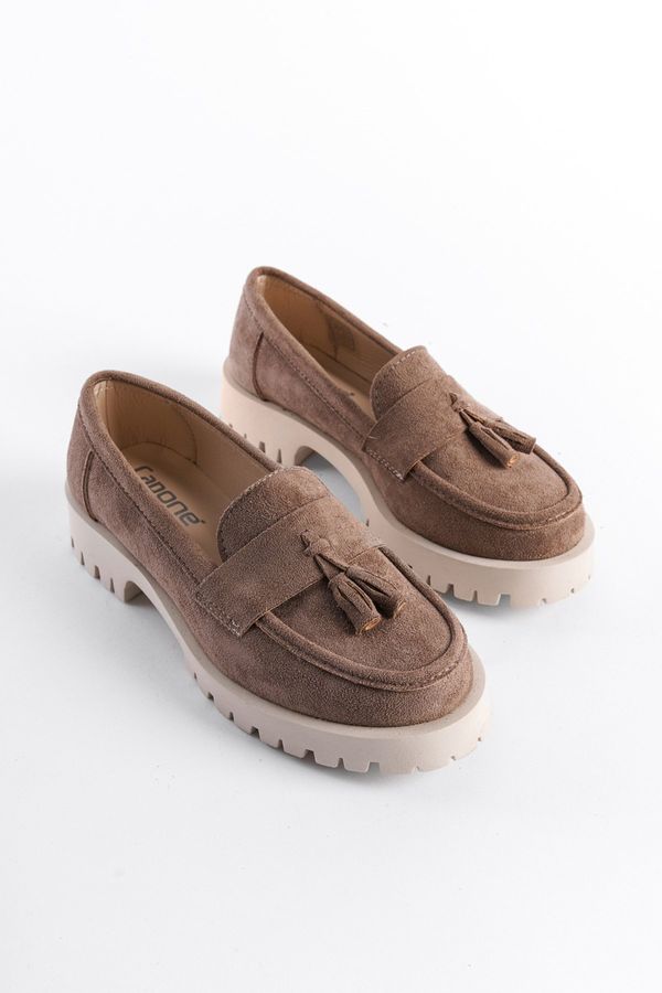 Capone Outfitters Capone Outfitters Women's Trac-Based Tasseled Loafer