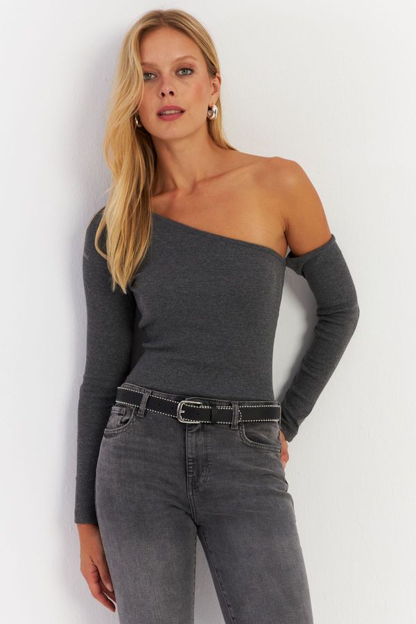Cool & Sexy Cool & Sexy Women's Anthracite Asymmetric Sleeve Camisole New Year's Blouse HOR1