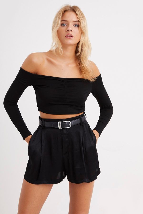 Cool & Sexy Cool & Sexy Women's Black Madonna Collar Pleated Front Crop Blouse B153