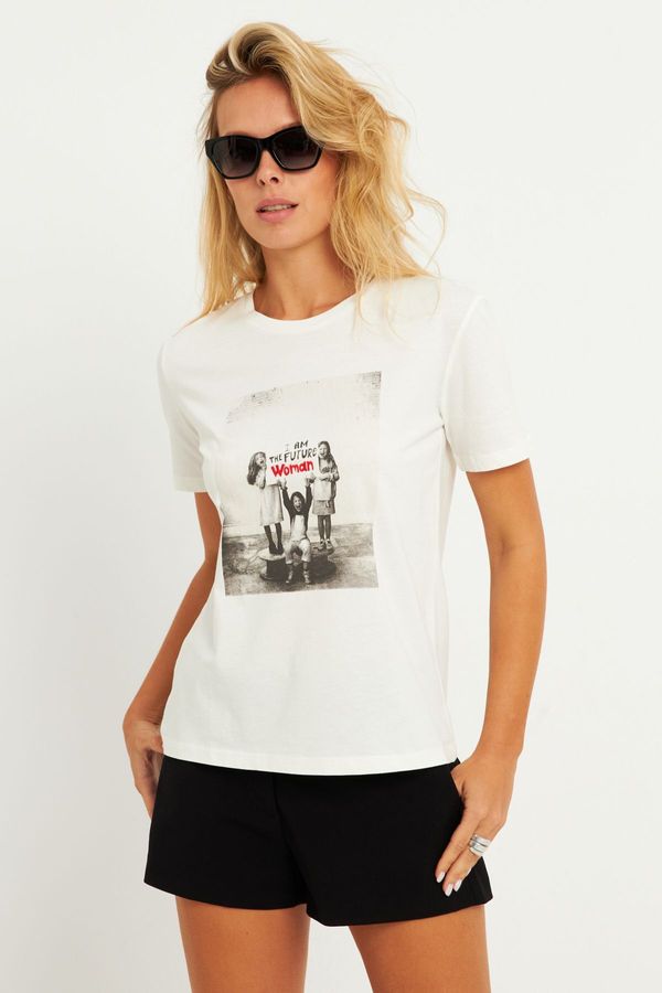 Cool & Sexy Cool & Sexy Women's Ecru Printed T-Shirt