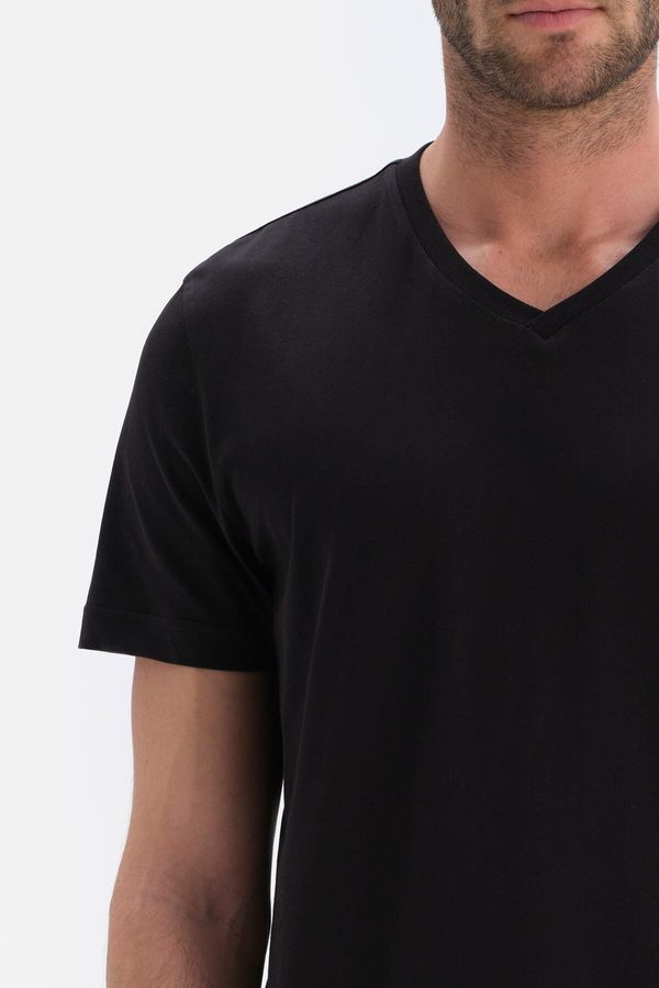 Dagi Dagi Black V-Neck Interlock Cotton Short Sleeve T-Shirt.