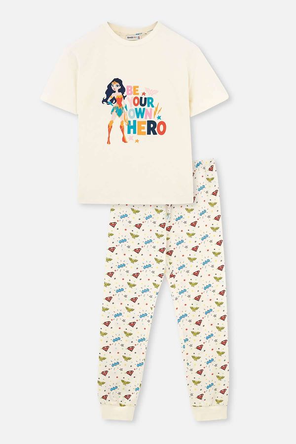 Dagi Dagi Ecru Wonder Woman Printed Short Sleeve T-Shirt Trousers Pajamas Set