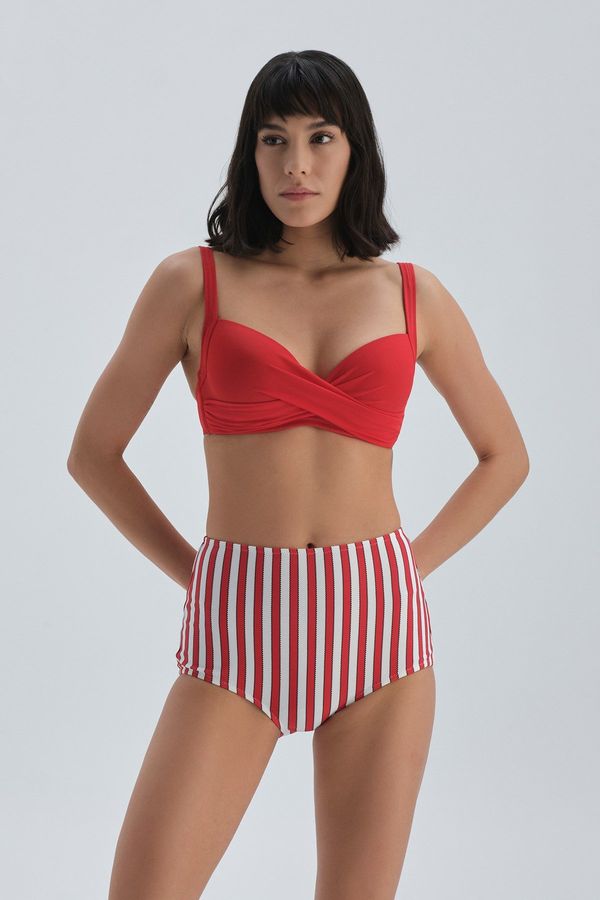 Dagi Dagi Red Lined Half-Padded Bikini Top