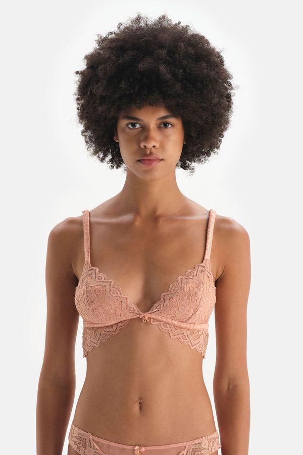 Dagi Dagi Salmon Soft Bra with Lace Piping Detail