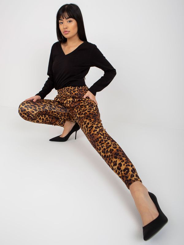 Fashionhunters Dark beige and black leopard pair sweatpants