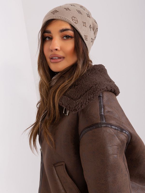 Fashionhunters Dark beige knitted beanie