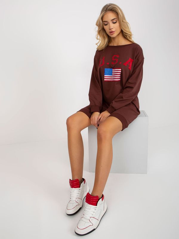 Fashionhunters Dark brown oversize sweatshirt with print and patch