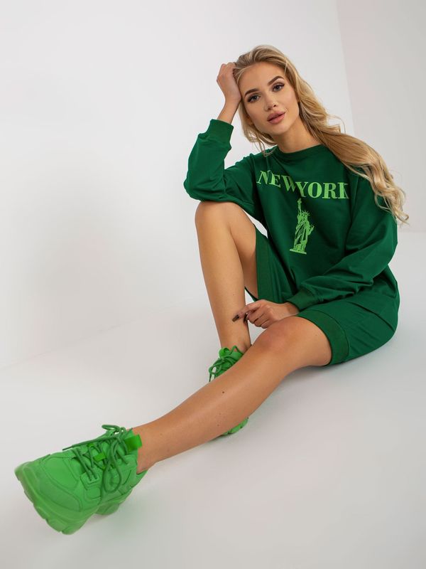 Fashionhunters Dark green and green oversize long sweatshirt with inscription
