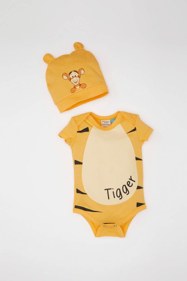 DEFACTO DEFACTO Baby Boy 2 piece Winnie The Pooh Licensed Short Sleeve Short Sleeve Snap Body