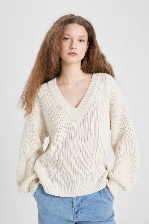 DEFACTO DEFACTO Back to School Oversize Wide Pattern V Neck Basic Plain Knitwear Sweater