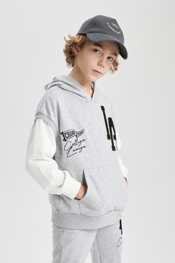 DEFACTO DEFACTO Boy&#39;s Oversize Fit Embroidered Hooded Sweatshirt