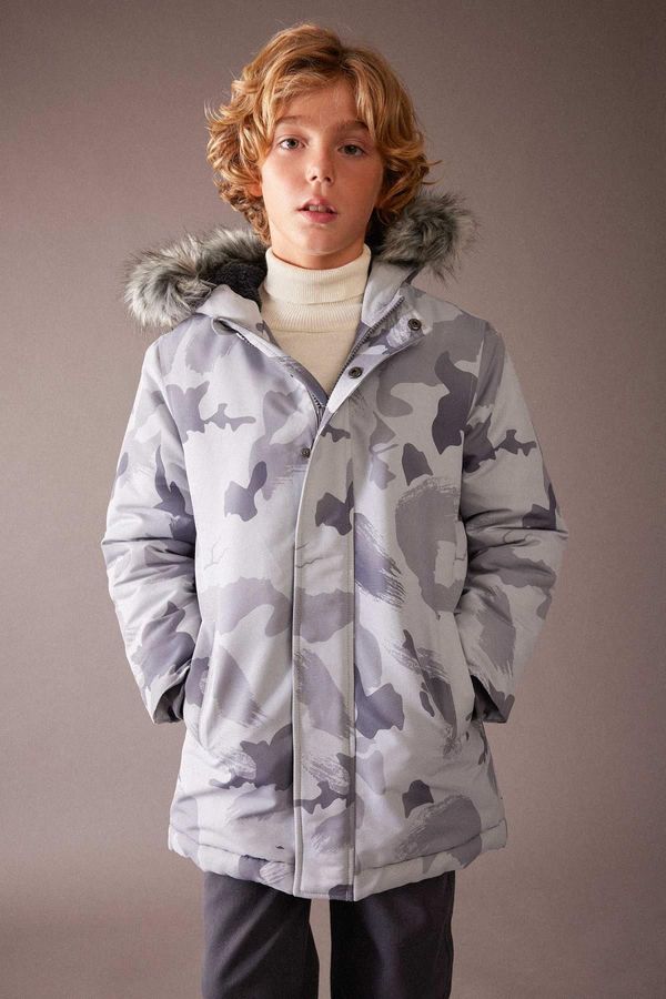 DEFACTO DEFACTO Boys' Water Repellent Camouflage Patterned Hooded Removable Shearling Plush Lining Coat Coat