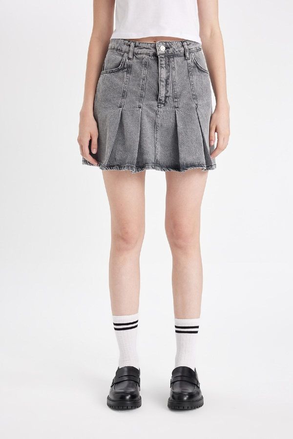DEFACTO DEFACTO Fashion Fit Pleated Pocket Mini Jean Skirt