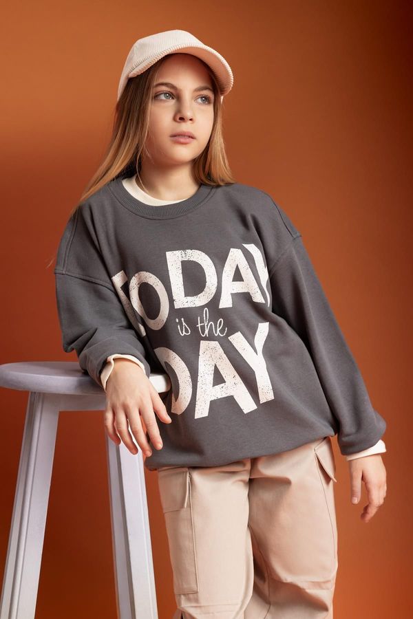 DEFACTO DEFACTO Girl&#39;s Oversize Fit Crew Neck Printed Sweatshirt