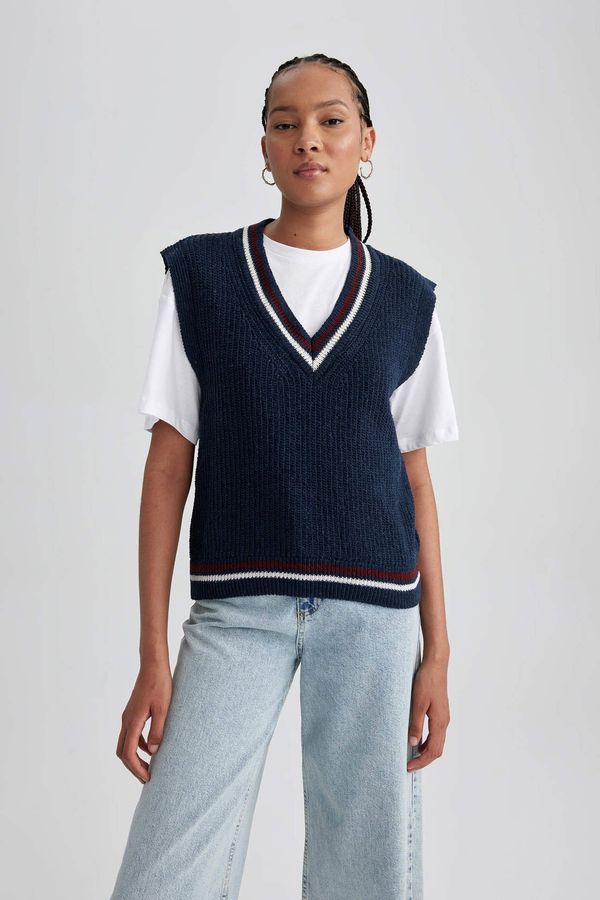 DEFACTO DEFACTO Oversize Fit V-Neck Knitwear Vest