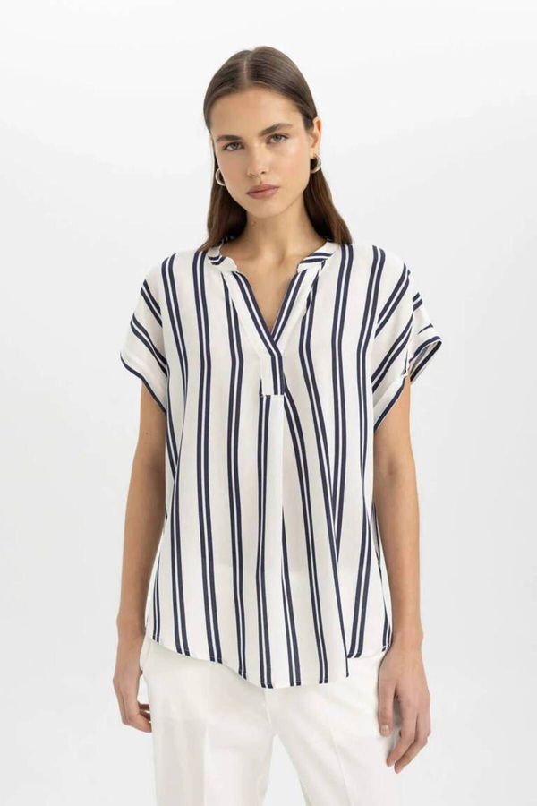 DEFACTO DEFACTO Regular Fit Crew Neck Striped Crinkle Fabric Short Sleeve Blouse