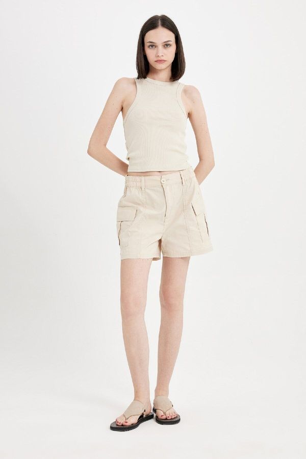 DEFACTO DEFACTO Regular Fit Regular Waist Short Leg Poplin Shorts