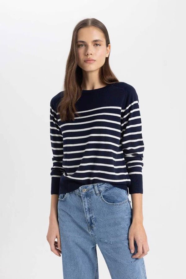 DEFACTO DEFACTO Regular Fit Soft Textured Crew Neck Striped Basic Plain Knitwear Sweater