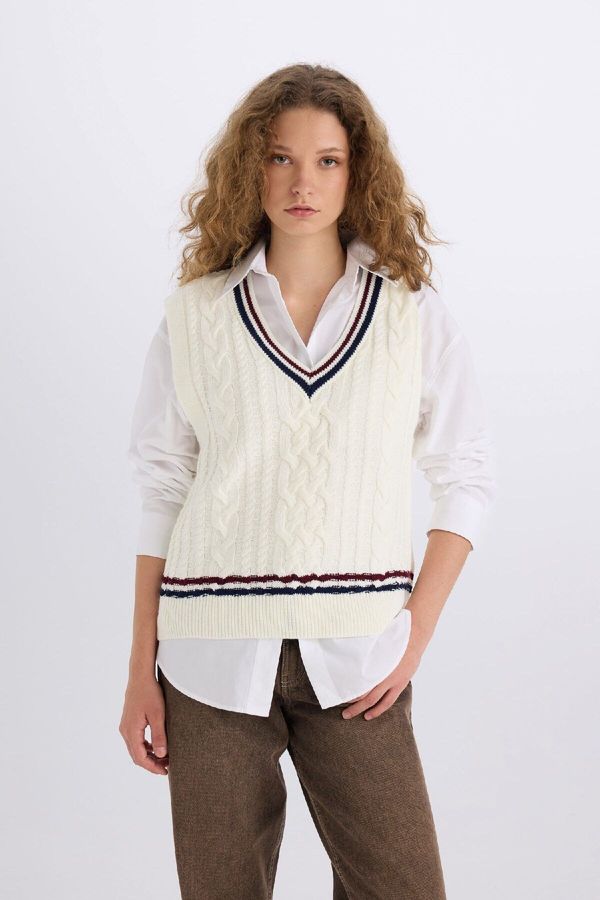 DEFACTO DEFACTO Regular Fit V Neck Hair Knit Patterned Knitwear Sweater