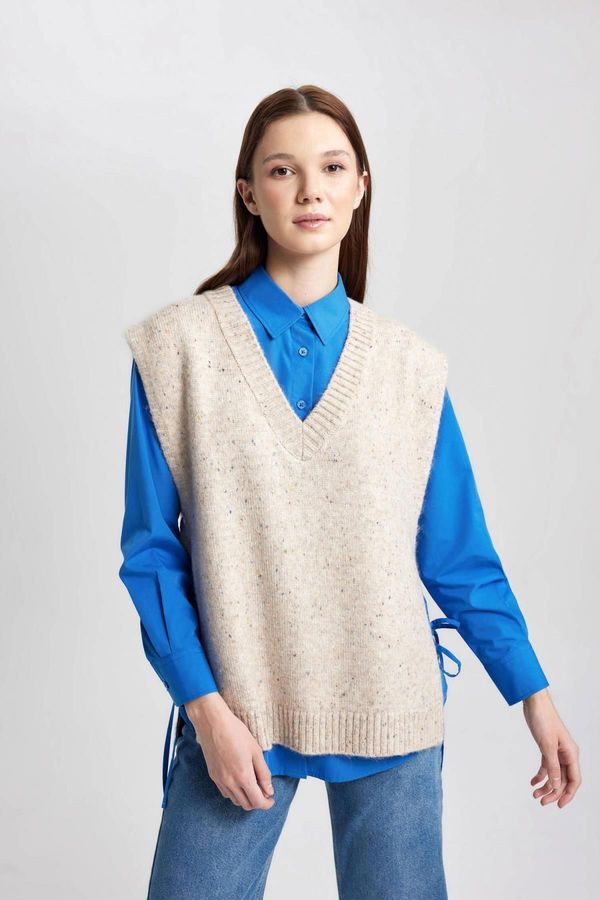 DEFACTO DEFACTO Regular Fit V-Neck Knitwear Sweater