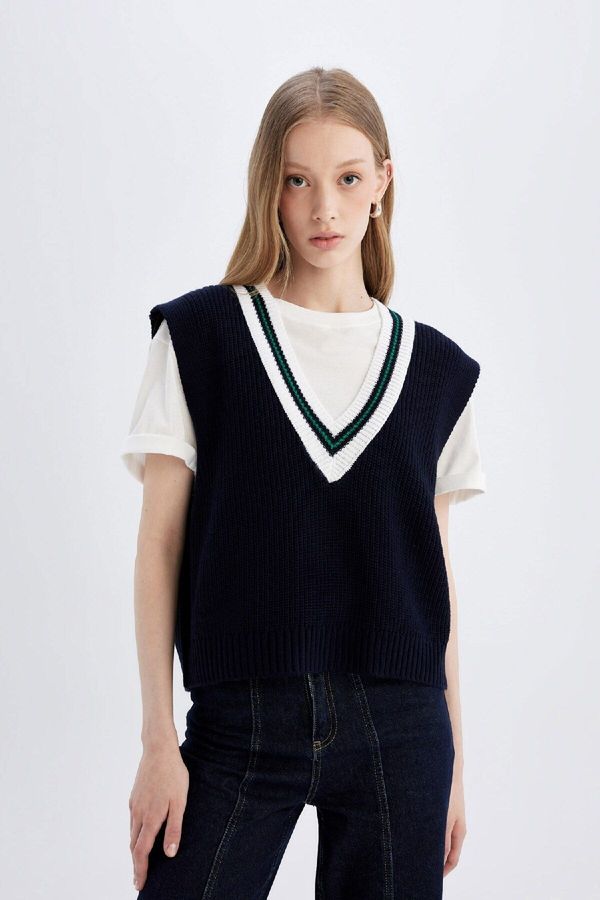 DEFACTO DEFACTO Regular Fit V Neck Thessaloniki Knitted Sweater A3867ax24au