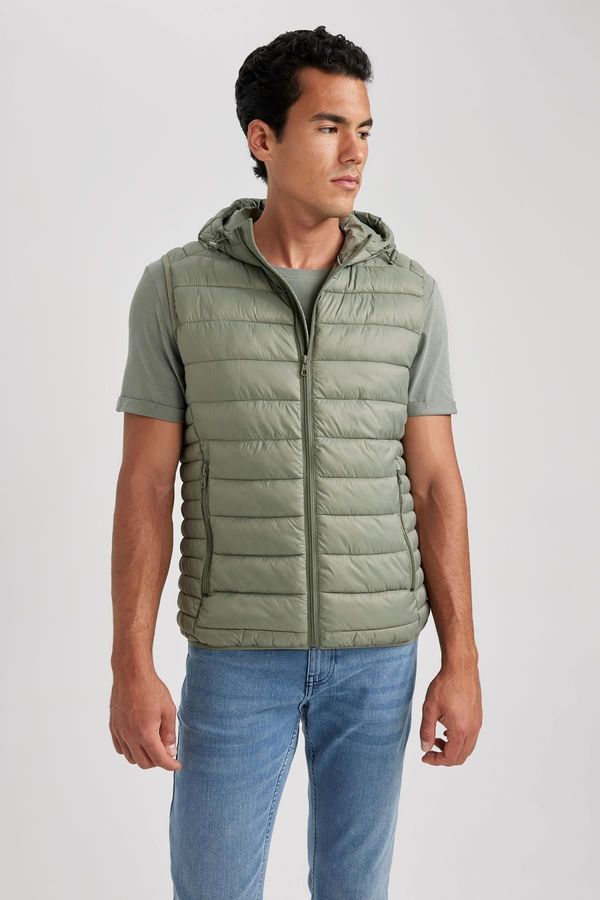 DEFACTO DEFACTO Slim Fit Hooded Water Repellent Puffer Vest