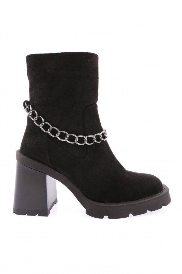 DGN DGN 1543 Women's Round Toe Chain Detail Heeled Boots.