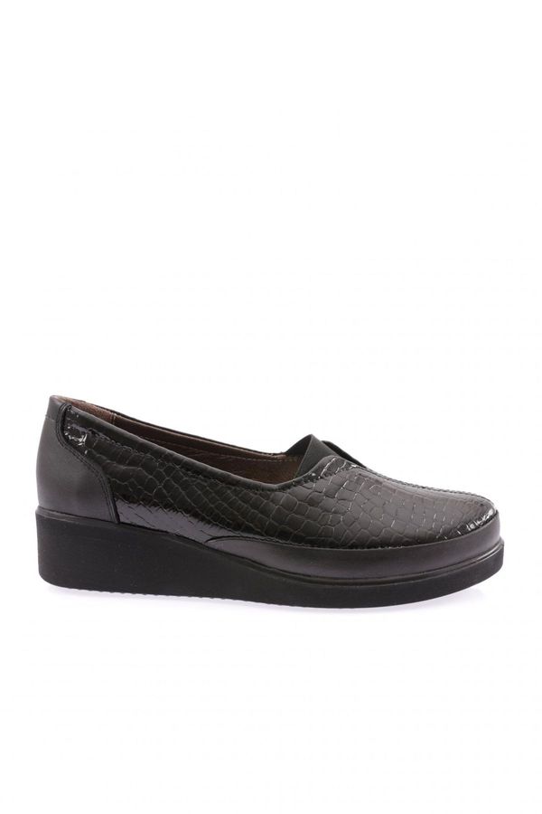 DGN DGN 157-23y Women's Comfort Shoes with Elastic Detail.