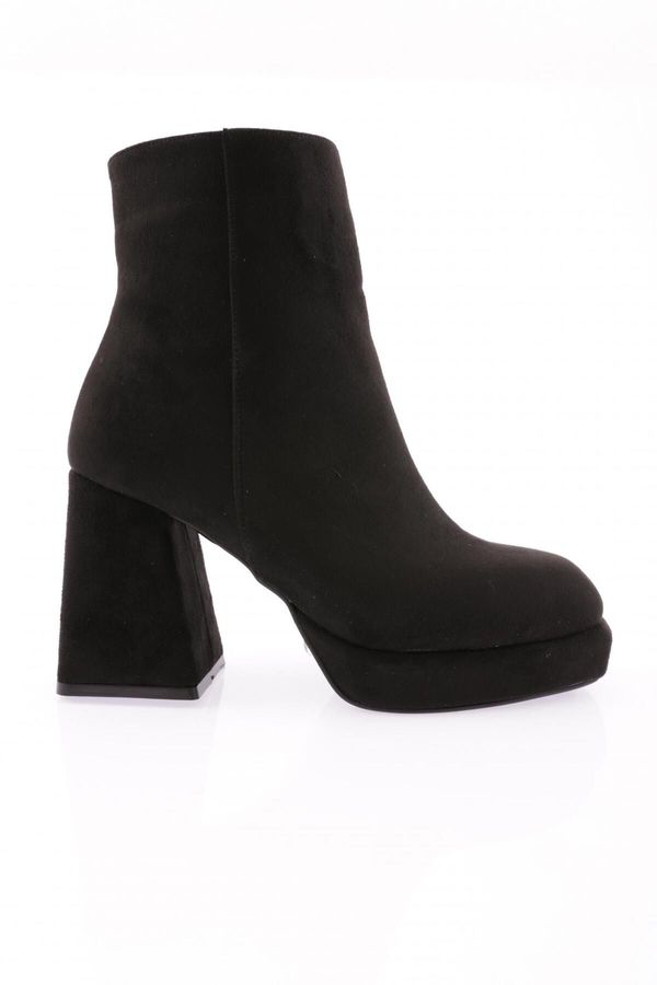 DGN DGN 1908 Women's Boots with a Thick Sole and Frame Heels.