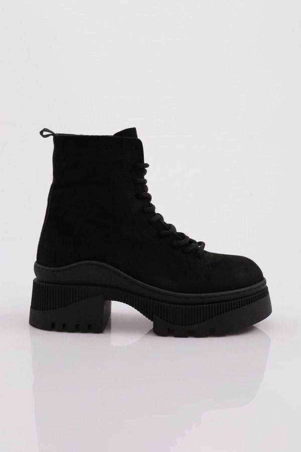 DGN DGN 22012 Women's Zippered Lace-Up Thick Sole Boots.