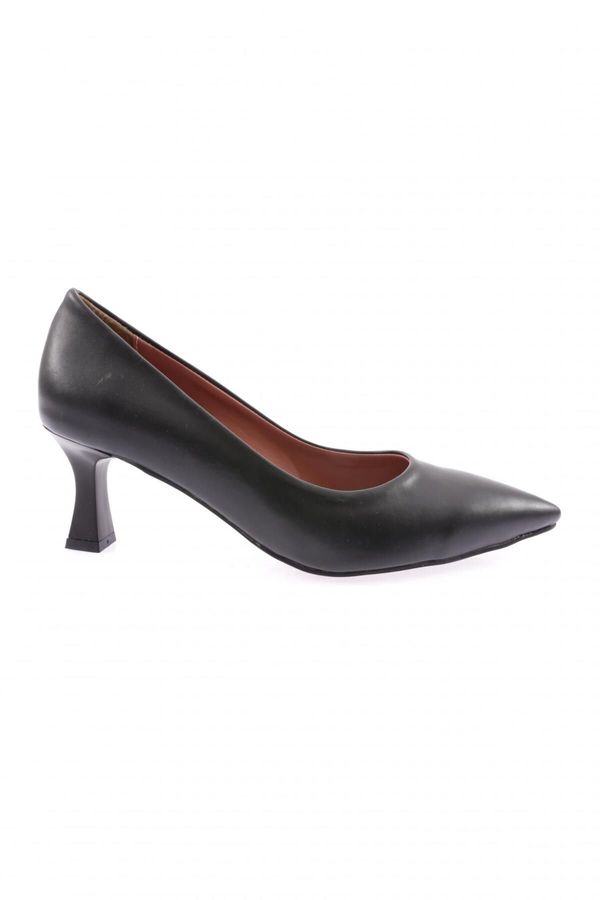 DGN DGN 320-22Y Pointy Toe Decollete Long Heeled Shoes