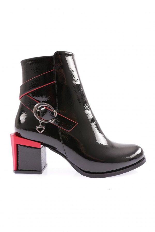 DGN DGN 730-22k Women's Belt Detailed Heeled Boots