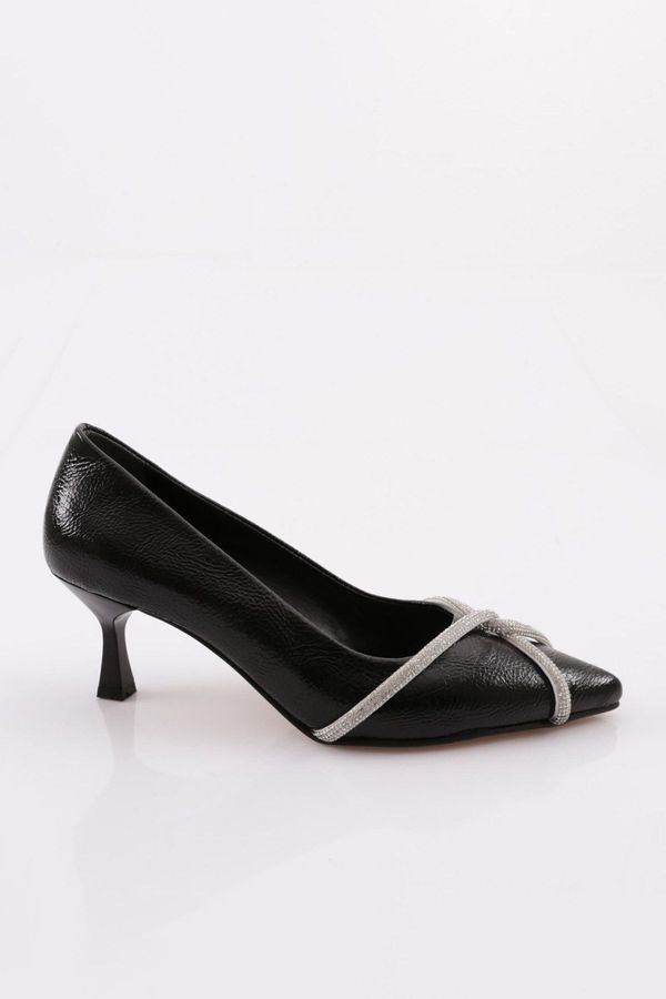 DGN DGN Fb-46 Women's Silver Stone Banded Heeled Shoes Black Wrinkled Patent Leather