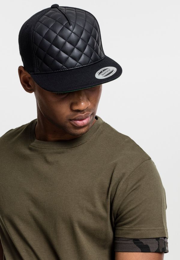 Flexfit Diamond Quilted Snapback Black