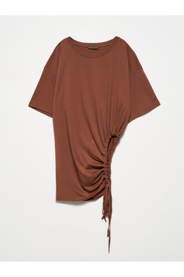 Dilvin Dilvin 30184 Side Gathered T-Shirt-Brown
