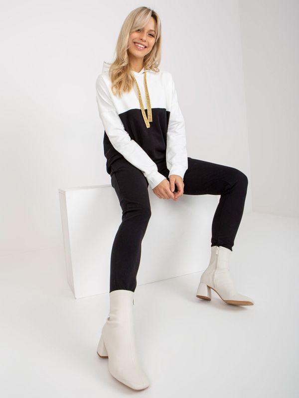 Fashionhunters Ecru-black women's tracksuit with trousers