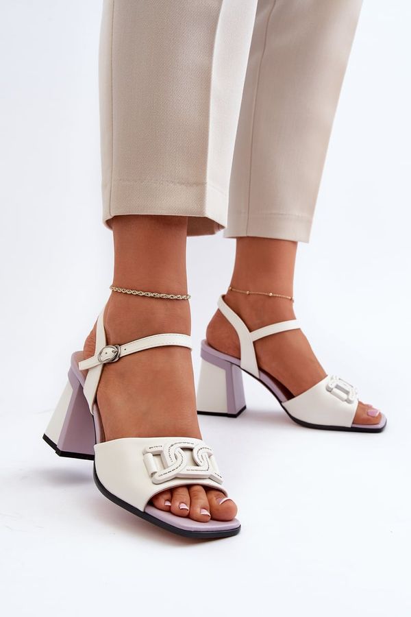 Kesi Elegant high-heeled sandals with embellishment, white D&A