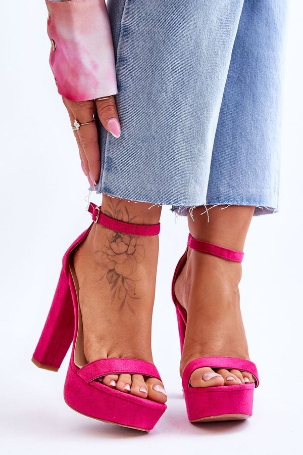 FD1 FD1 Comfortable Suede Sandals On A High Heel Fuchsia Essence